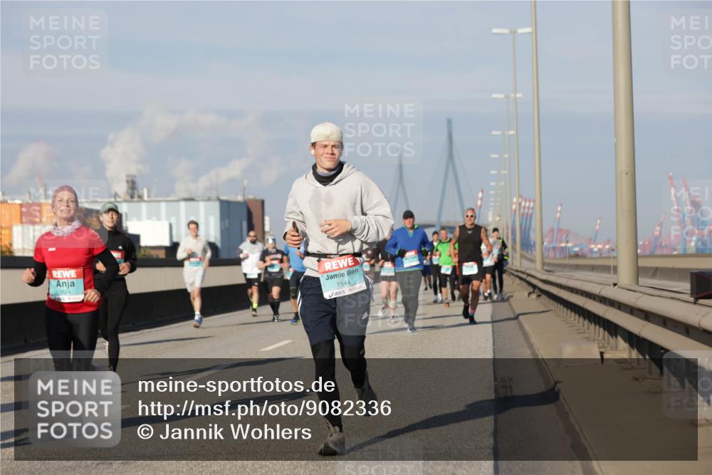 03.10.2025 - Köhlbrandbrückenlauf Jannik Wohlers http://msf.ph/oto/9082336 03.10.2025 09:55:02 Position 3 3524, 1544 meine-sportfotos.de