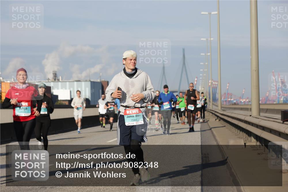 03.10.2025 - Köhlbrandbrückenlauf Jannik Wohlers http://msf.ph/oto/9082348 03.10.2025 09:55:02 Position 3 3524, 1544 meine-sportfotos.de