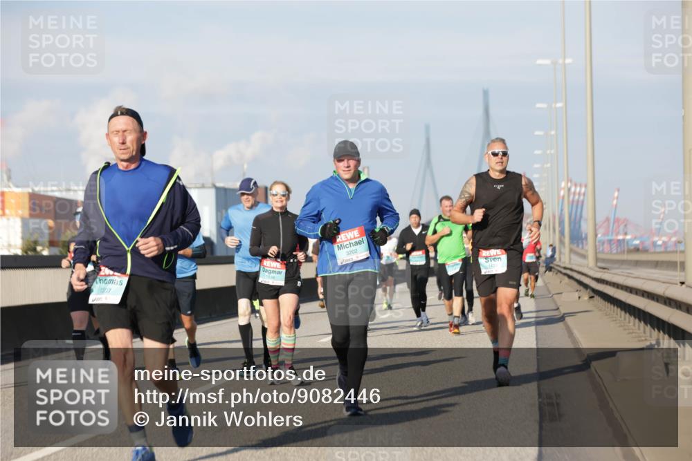 03.10.2025 - Köhlbrandbrückenlauf Jannik Wohlers http://msf.ph/oto/9082446 03.10.2025 09:55:06 Position 3 1307, 3202, 1636, 1435 meine-sportfotos.de
