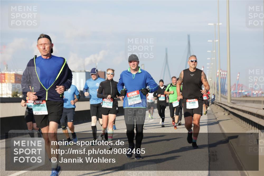 03.10.2025 - Köhlbrandbrückenlauf Jannik Wohlers http://msf.ph/oto/9082465 03.10.2025 09:55:07 Position 3 1307, 1636, 3202 meine-sportfotos.de
