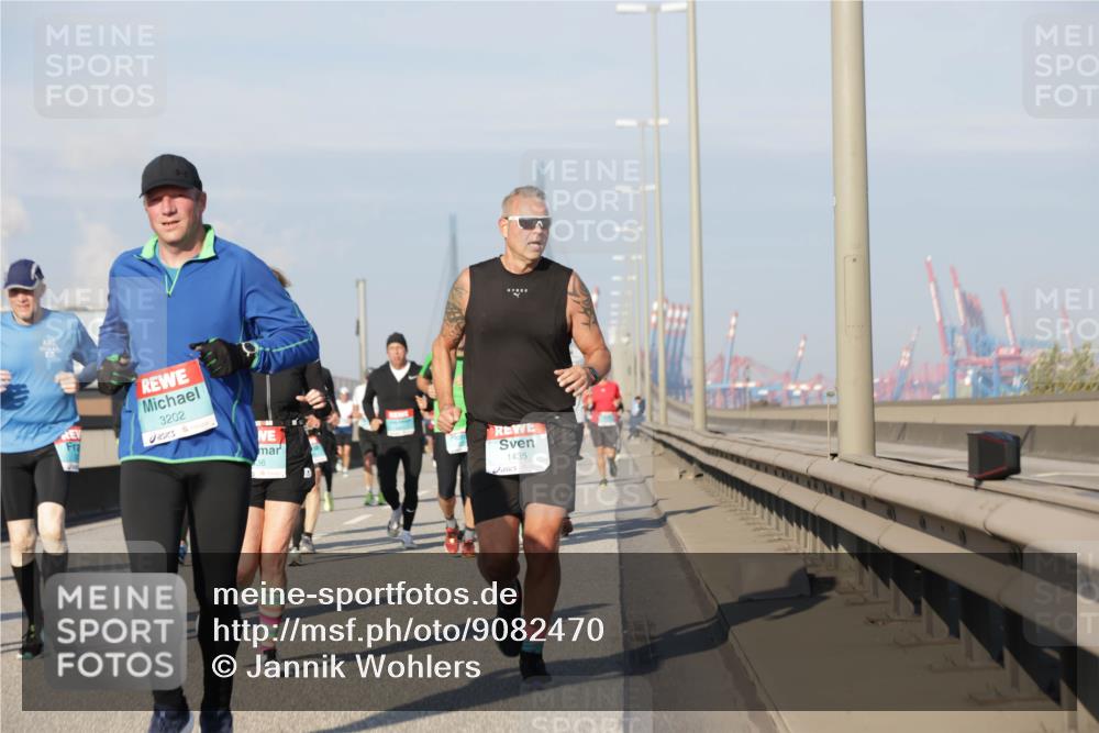 03.10.2025 - Köhlbrandbrückenlauf Jannik Wohlers http://msf.ph/oto/9082470 03.10.2025 09:55:08 Position 3 3202, 36, 1435 meine-sportfotos.de
