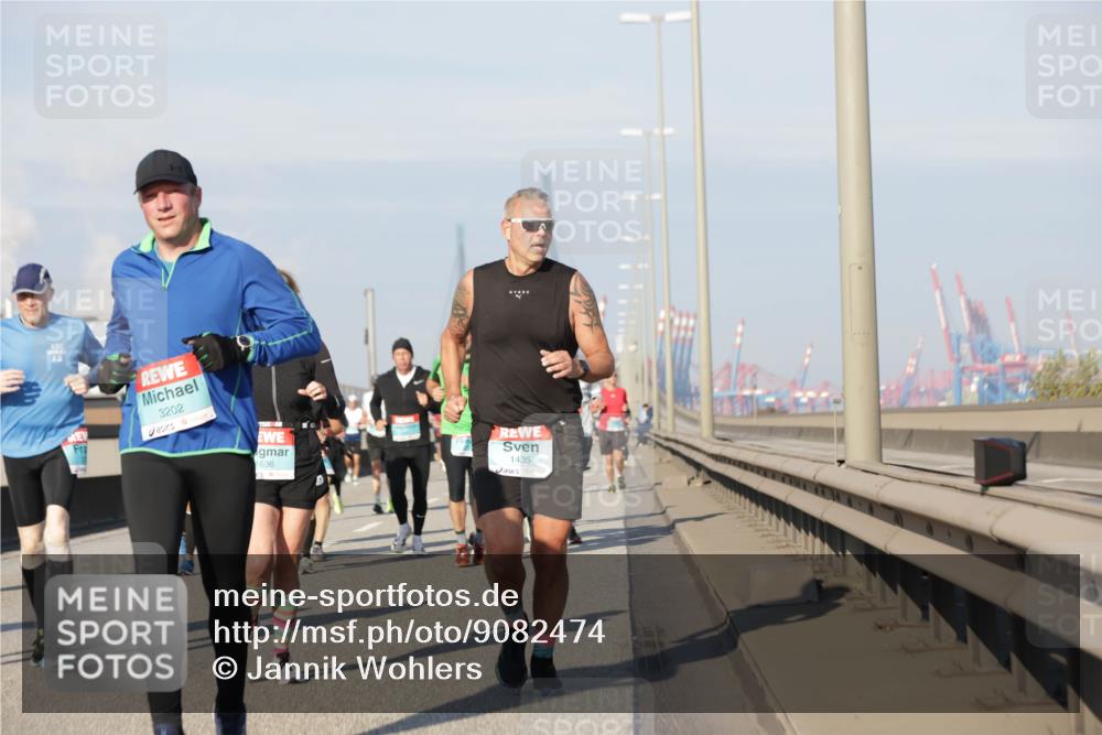 03.10.2025 - Köhlbrandbrückenlauf Jannik Wohlers http://msf.ph/oto/9082474 03.10.2025 09:55:08 Position 3 3202, 1636, 1435 meine-sportfotos.de