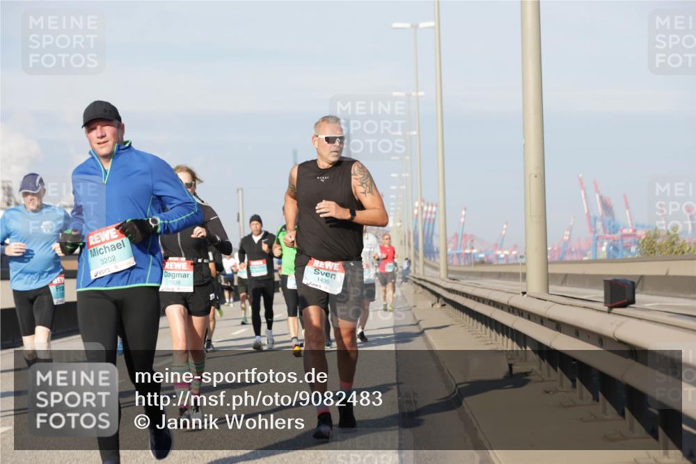 03.10.2025 - Köhlbrandbrückenlauf Jannik Wohlers http://msf.ph/oto/9082483 03.10.2025 09:55:08 Position 3 3202, 1636, 1435 meine-sportfotos.de