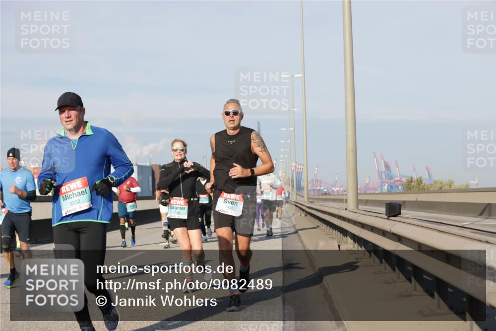 03.10.2025 - Köhlbrandbrückenlauf Jannik Wohlers http://msf.ph/oto/9082489 03.10.2025 09:55:09 Position 3 3202, 1636, 1435 meine-sportfotos.de