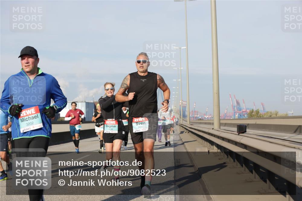 03.10.2025 - Köhlbrandbrückenlauf Jannik Wohlers http://msf.ph/oto/9082523 03.10.2025 09:55:09 Position 3 3202, 1636, 1435 meine-sportfotos.de
