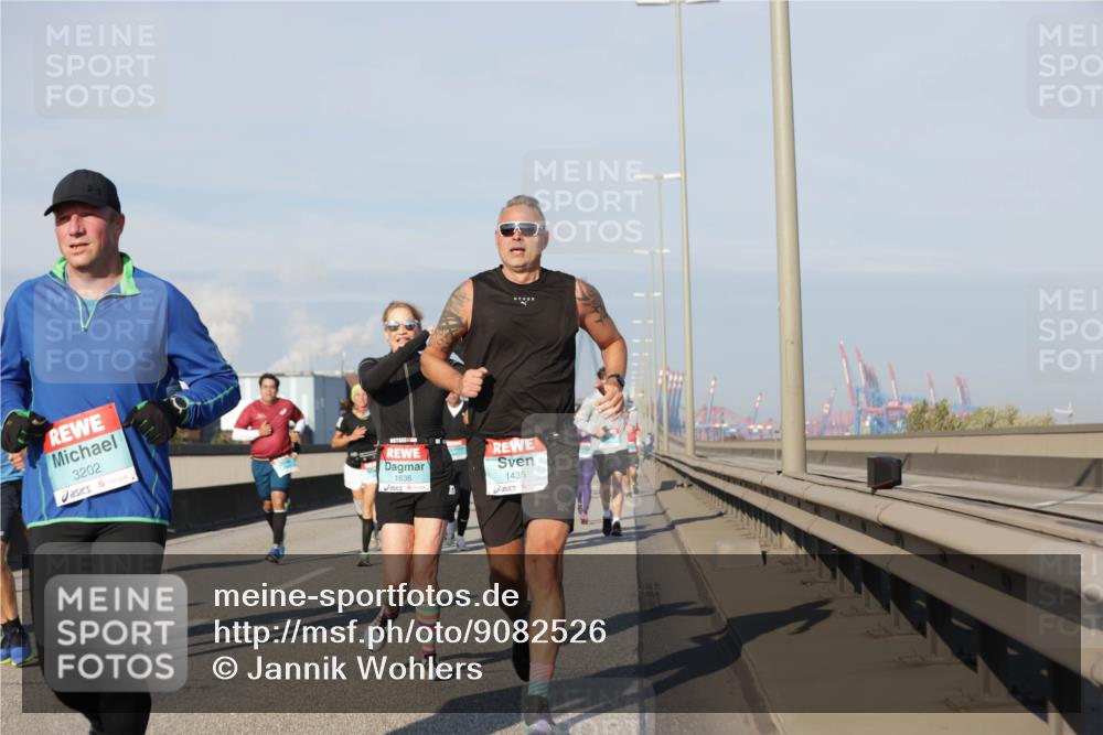 03.10.2025 - Köhlbrandbrückenlauf Jannik Wohlers http://msf.ph/oto/9082526 03.10.2025 09:55:09 Position 3 3202, 1636, 1435 meine-sportfotos.de