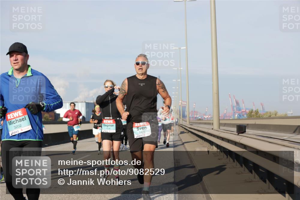 03.10.2025 - Köhlbrandbrückenlauf Jannik Wohlers http://msf.ph/oto/9082529 03.10.2025 09:55:10 Position 3 3202, 1636, 1435 meine-sportfotos.de