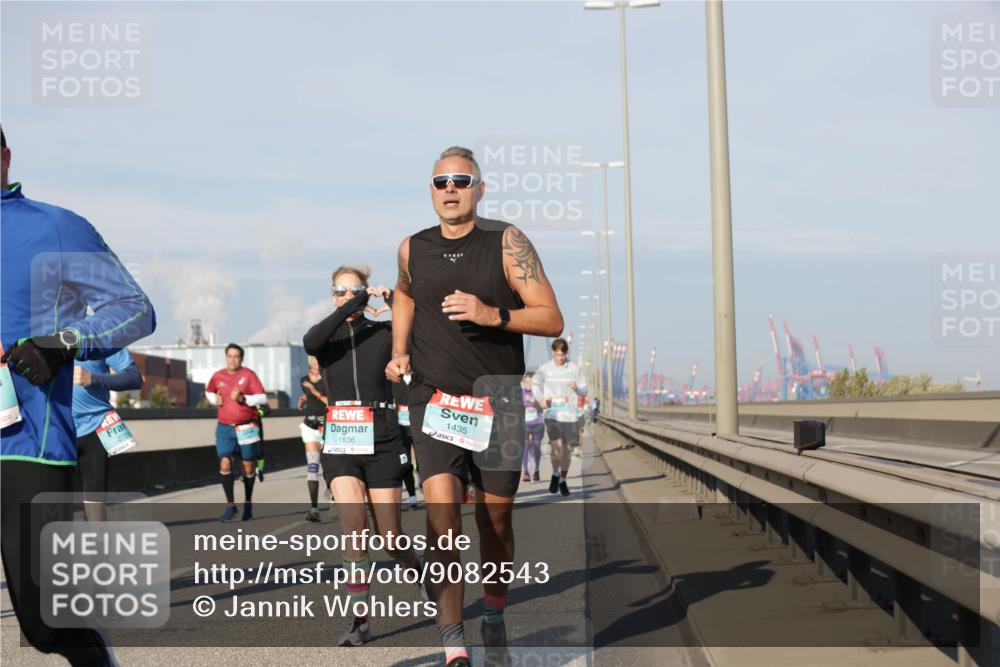 03.10.2025 - Köhlbrandbrückenlauf Jannik Wohlers http://msf.ph/oto/9082543 03.10.2025 09:55:10 Position 3 272, 1636, 1435 meine-sportfotos.de