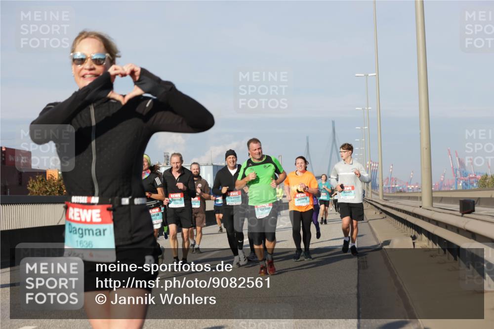 03.10.2025 - Köhlbrandbrückenlauf Jannik Wohlers http://msf.ph/oto/9082561 03.10.2025 09:55:12 Position 3 1636, 3321 meine-sportfotos.de
