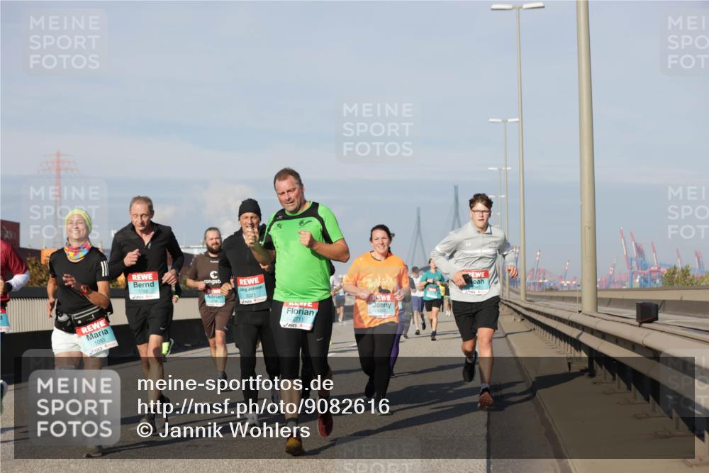 03.10.2025 - Köhlbrandbrückenlauf Jannik Wohlers http://msf.ph/oto/9082616 03.10.2025 09:55:13 Position 3 1093, 1786, 3321, 2711 meine-sportfotos.de