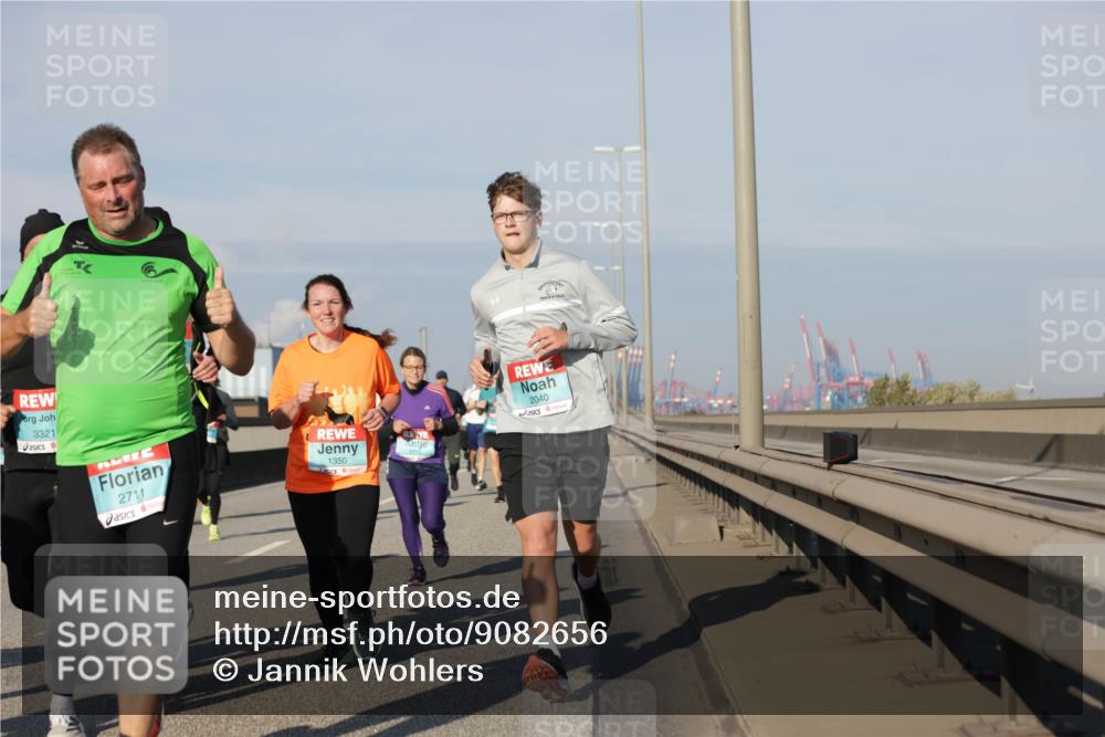 03.10.2025 - Köhlbrandbrückenlauf Jannik Wohlers http://msf.ph/oto/9082656 03.10.2025 09:55:14 Position 3 3321, 2711, 1350, 2040 meine-sportfotos.de
