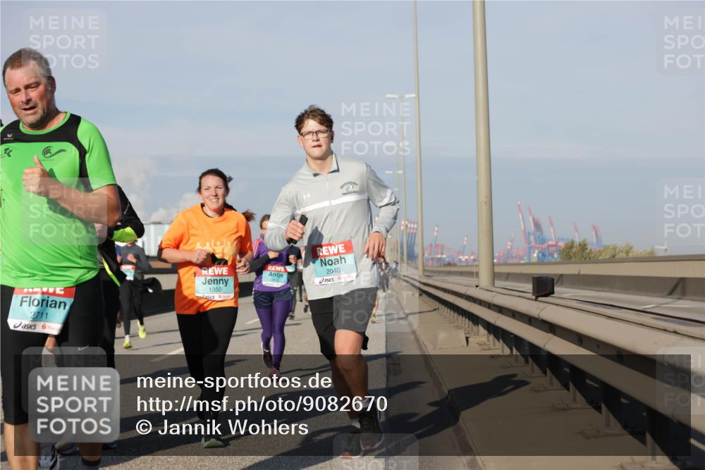 03.10.2025 - Köhlbrandbrückenlauf Jannik Wohlers http://msf.ph/oto/9082670 03.10.2025 09:55:14 Position 3 2711, 1350, 2040 meine-sportfotos.de