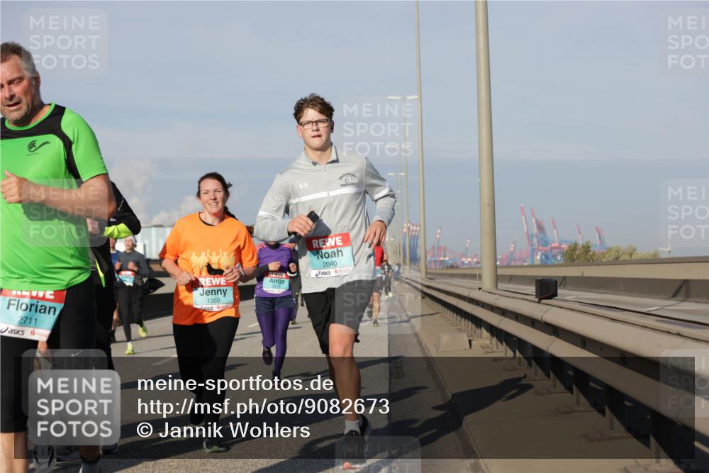 03.10.2025 - Köhlbrandbrückenlauf Jannik Wohlers http://msf.ph/oto/9082673 03.10.2025 09:55:15 Position 3 2711, 1350, 2040 meine-sportfotos.de