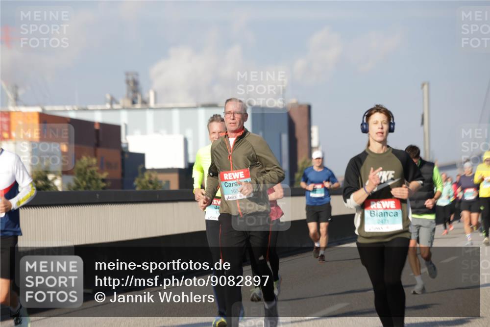 03.10.2025 - Köhlbrandbrückenlauf Jannik Wohlers http://msf.ph/oto/9082897 03.10.2025 09:55:24 Position 3 163, 2471 meine-sportfotos.de