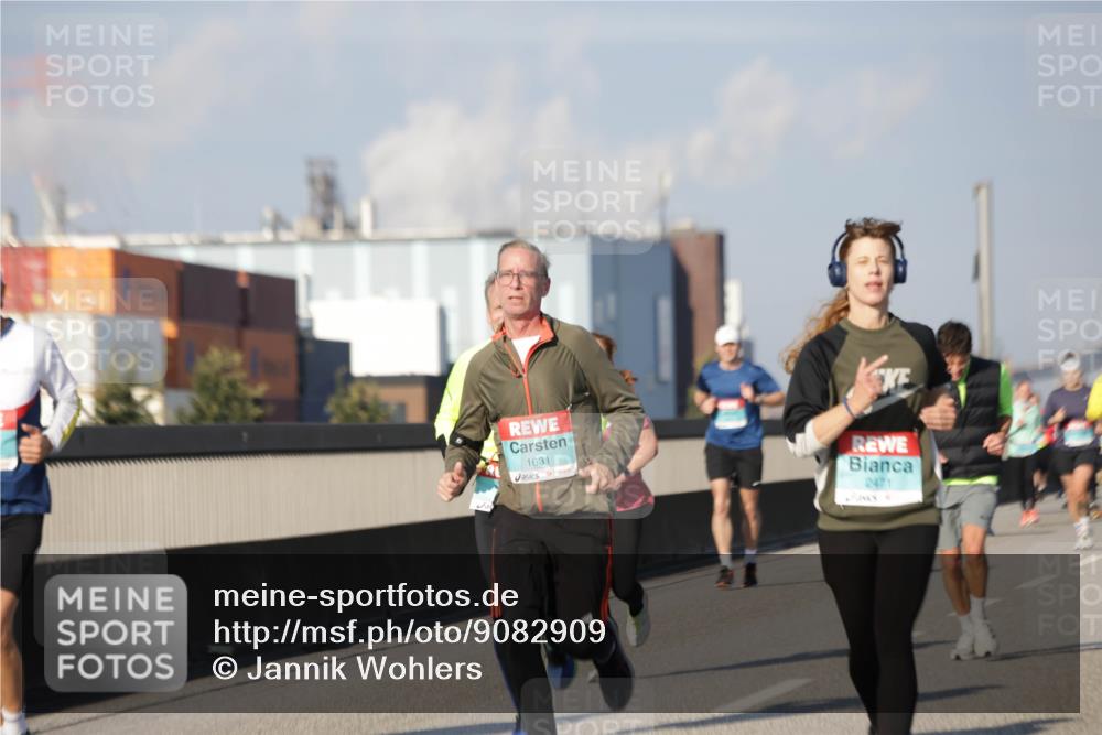 03.10.2025 - Köhlbrandbrückenlauf Jannik Wohlers http://msf.ph/oto/9082909 03.10.2025 09:55:24 Position 3 1631, 2471 meine-sportfotos.de