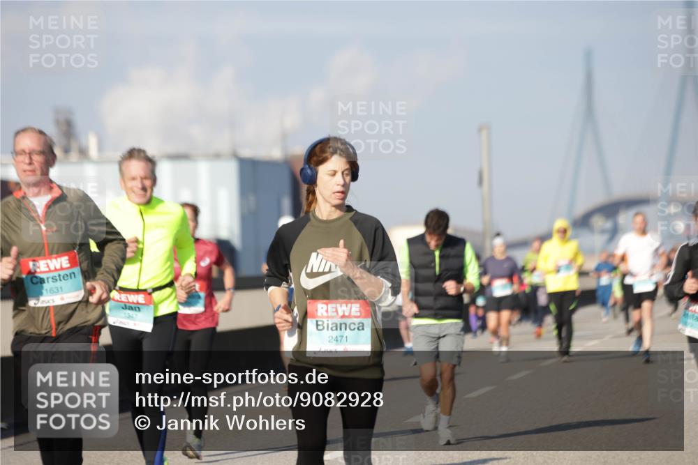 03.10.2025 - Köhlbrandbrückenlauf Jannik Wohlers http://msf.ph/oto/9082928 03.10.2025 09:55:25 Position 3 1631, 1947, 2471 meine-sportfotos.de