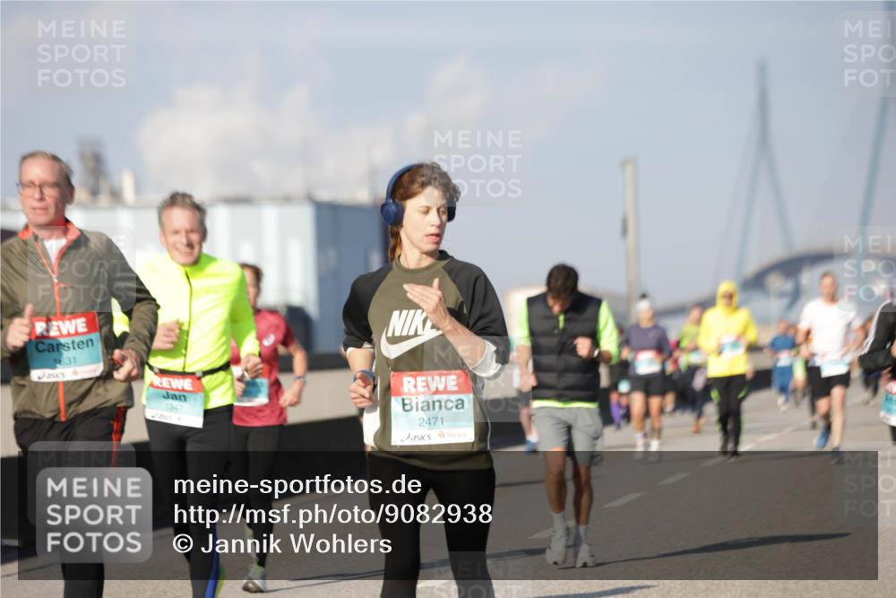 03.10.2025 - Köhlbrandbrückenlauf Jannik Wohlers http://msf.ph/oto/9082938 03.10.2025 09:55:25 Position 3 1631, 1947, 2471 meine-sportfotos.de