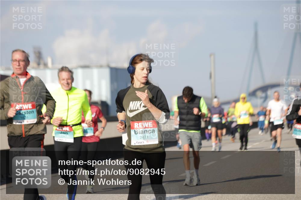 03.10.2025 - Köhlbrandbrückenlauf Jannik Wohlers http://msf.ph/oto/9082945 03.10.2025 09:55:25 Position 3 1631, 1947, 2471 meine-sportfotos.de