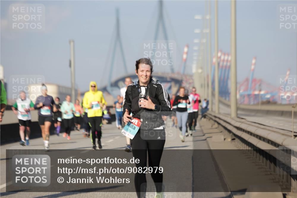 03.10.2025 - Köhlbrandbrückenlauf Jannik Wohlers http://msf.ph/oto/9082979 03.10.2025 09:55:27 Position 3 1679 meine-sportfotos.de