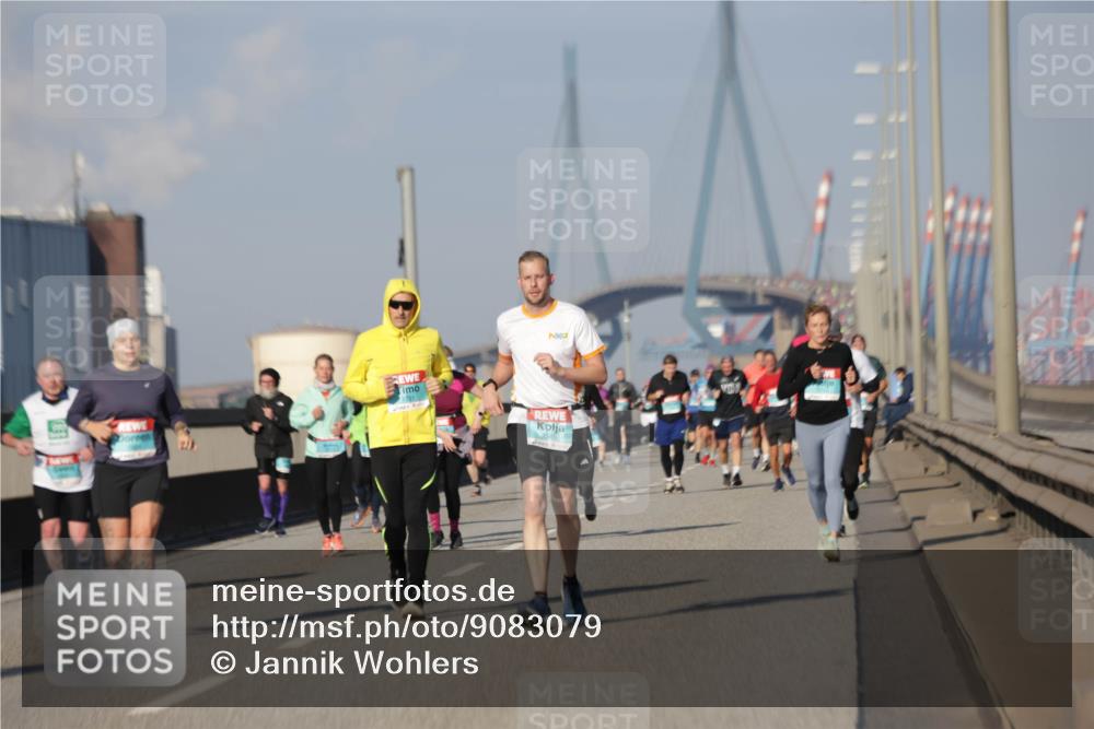 03.10.2025 - Köhlbrandbrückenlauf Jannik Wohlers http://msf.ph/oto/9083079 03.10.2025 09:55:30 Position 3 3345 meine-sportfotos.de