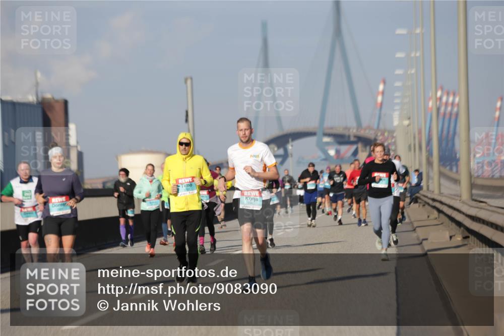03.10.2025 - Köhlbrandbrückenlauf Jannik Wohlers http://msf.ph/oto/9083090 03.10.2025 09:55:31 Position 3 1701, 3345 meine-sportfotos.de