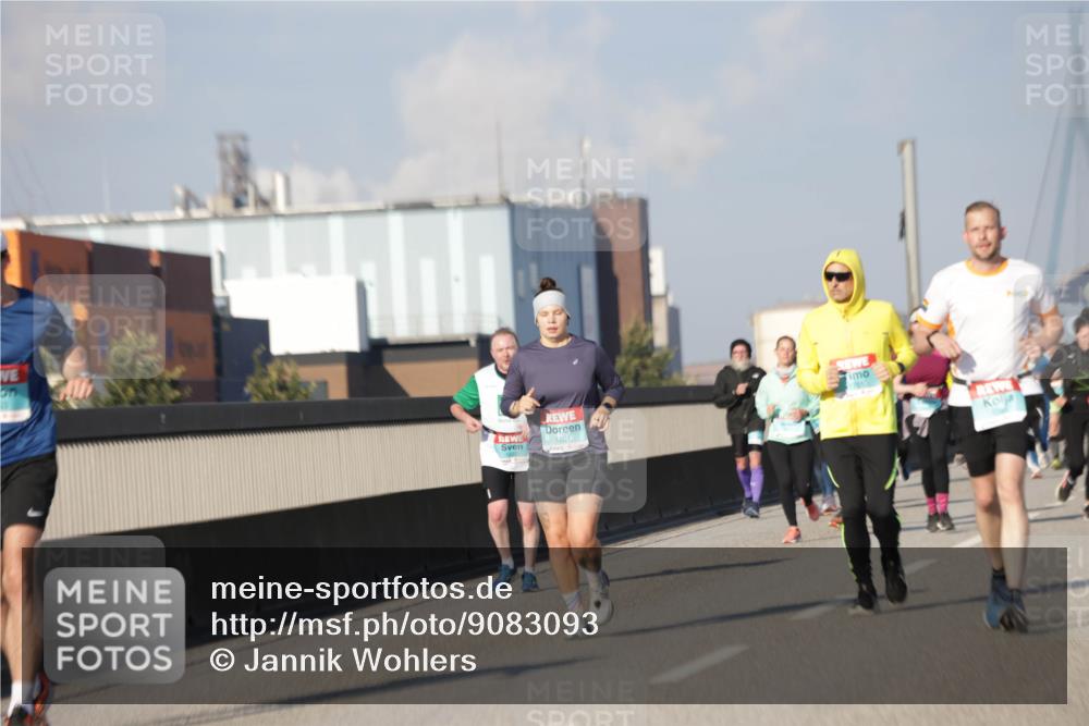 03.10.2025 - Köhlbrandbrückenlauf Jannik Wohlers http://msf.ph/oto/9083093 03.10.2025 09:55:32 Position 3 1801 meine-sportfotos.de