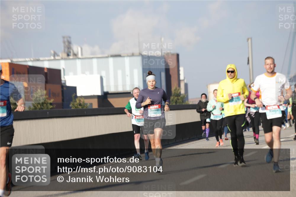03.10.2025 - Köhlbrandbrückenlauf Jannik Wohlers http://msf.ph/oto/9083104 03.10.2025 09:55:32 Position 3 1801 meine-sportfotos.de