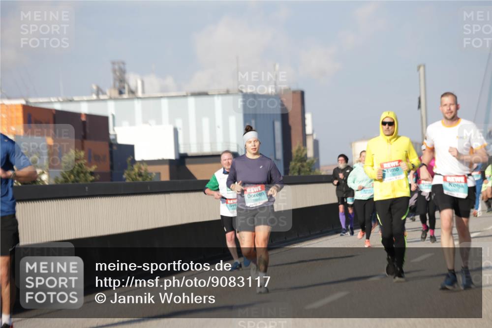 03.10.2025 - Köhlbrandbrückenlauf Jannik Wohlers http://msf.ph/oto/9083117 03.10.2025 09:55:32 Position 3 1801 meine-sportfotos.de