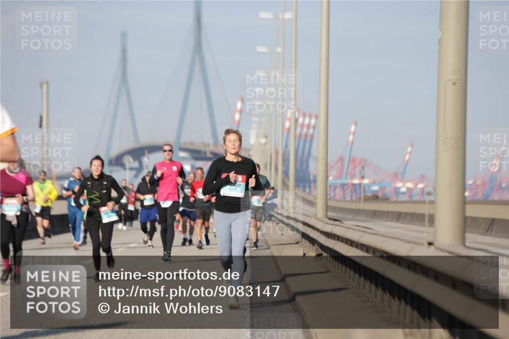 03.10.2025 - Köhlbrandbrückenlauf Jannik Wohlers http://msf.ph/oto/9083147 03.10.2025 09:55:35 Position 3 3711 meine-sportfotos.de