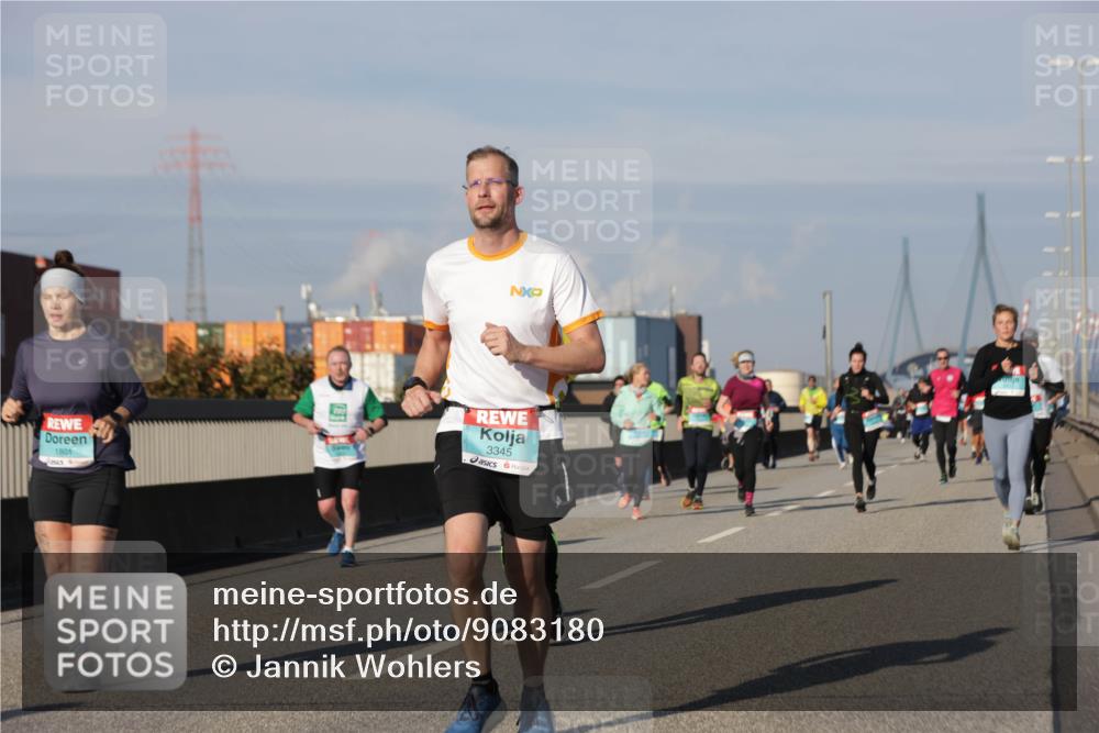 03.10.2025 - Köhlbrandbrückenlauf Jannik Wohlers http://msf.ph/oto/9083180 03.10.2025 09:55:37 Position 3 1801, 3345 meine-sportfotos.de