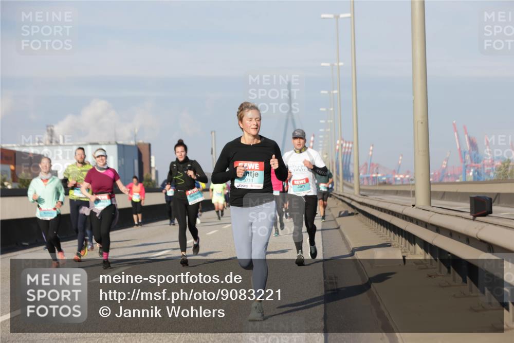 03.10.2025 - Köhlbrandbrückenlauf Jannik Wohlers http://msf.ph/oto/9083221 03.10.2025 09:55:40 Position 3 3711 meine-sportfotos.de