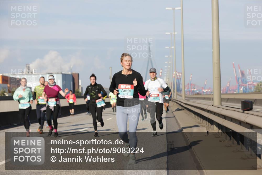 03.10.2025 - Köhlbrandbrückenlauf Jannik Wohlers http://msf.ph/oto/9083224 03.10.2025 09:55:40 Position 3 3711 meine-sportfotos.de