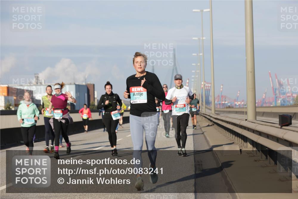 03.10.2025 - Köhlbrandbrückenlauf Jannik Wohlers http://msf.ph/oto/9083241 03.10.2025 09:55:40 Position 3 3711, 1491 meine-sportfotos.de