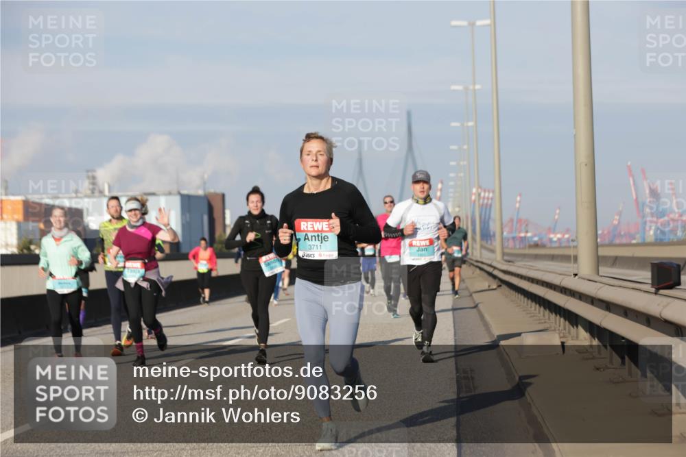 03.10.2025 - Köhlbrandbrückenlauf Jannik Wohlers http://msf.ph/oto/9083256 03.10.2025 09:55:40 Position 3 3711, 1491 meine-sportfotos.de