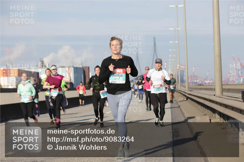 03.10.2025 - Köhlbrandbrückenlauf Jannik Wohlers http://msf.ph/oto/9083264 03.10.2025 09:55:40 Position 3 3711 meine-sportfotos.de