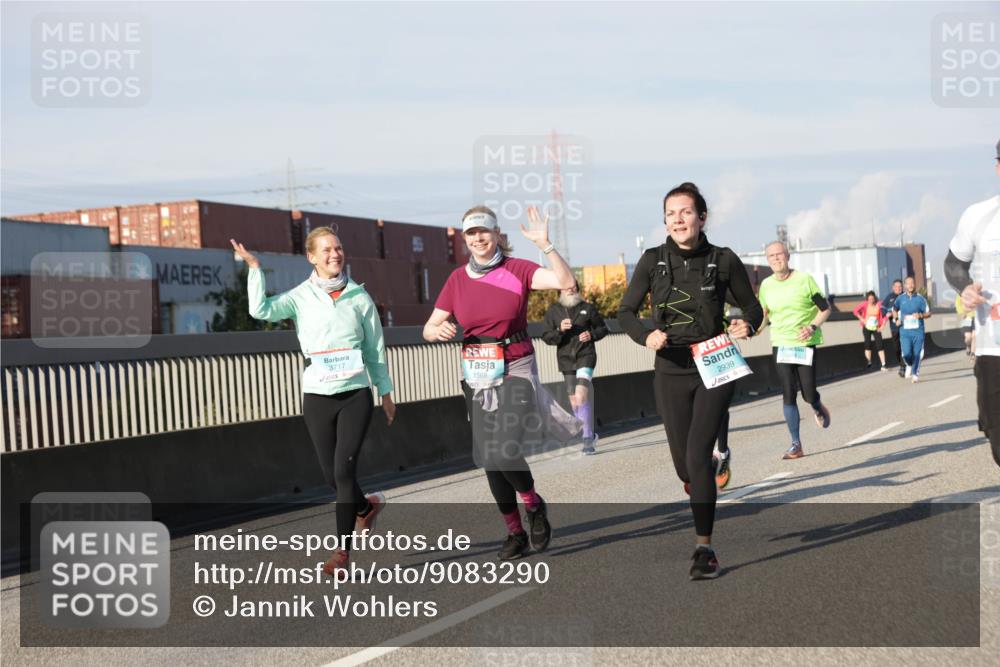03.10.2025 - Köhlbrandbrückenlauf Jannik Wohlers http://msf.ph/oto/9083290 03.10.2025 09:55:43 Position 3 3717, 1568, 2939 meine-sportfotos.de