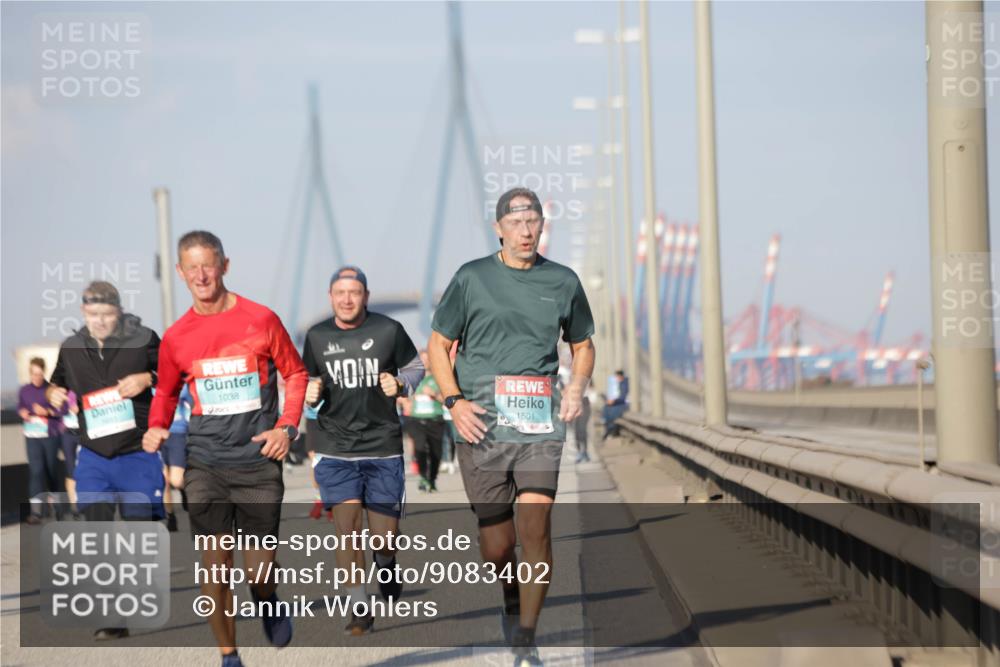 03.10.2025 - Köhlbrandbrückenlauf Jannik Wohlers http://msf.ph/oto/9083402 03.10.2025 09:55:48 Position 3 1038, 1501 meine-sportfotos.de