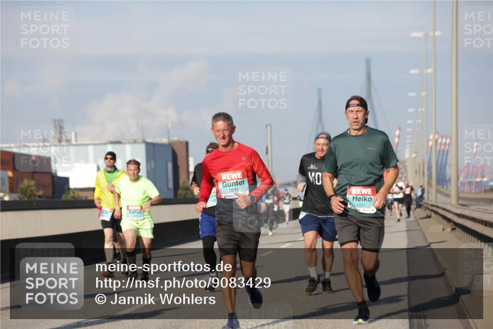 03.10.2025 - Köhlbrandbrückenlauf Jannik Wohlers http://msf.ph/oto/9083429 03.10.2025 09:55:49 Position 3 1681, 1038, 1501 meine-sportfotos.de