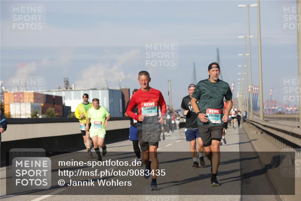 03.10.2025 - Köhlbrandbrückenlauf Jannik Wohlers http://msf.ph/oto/9083435 03.10.2025 09:55:50 Position 3 1038, 1501 meine-sportfotos.de