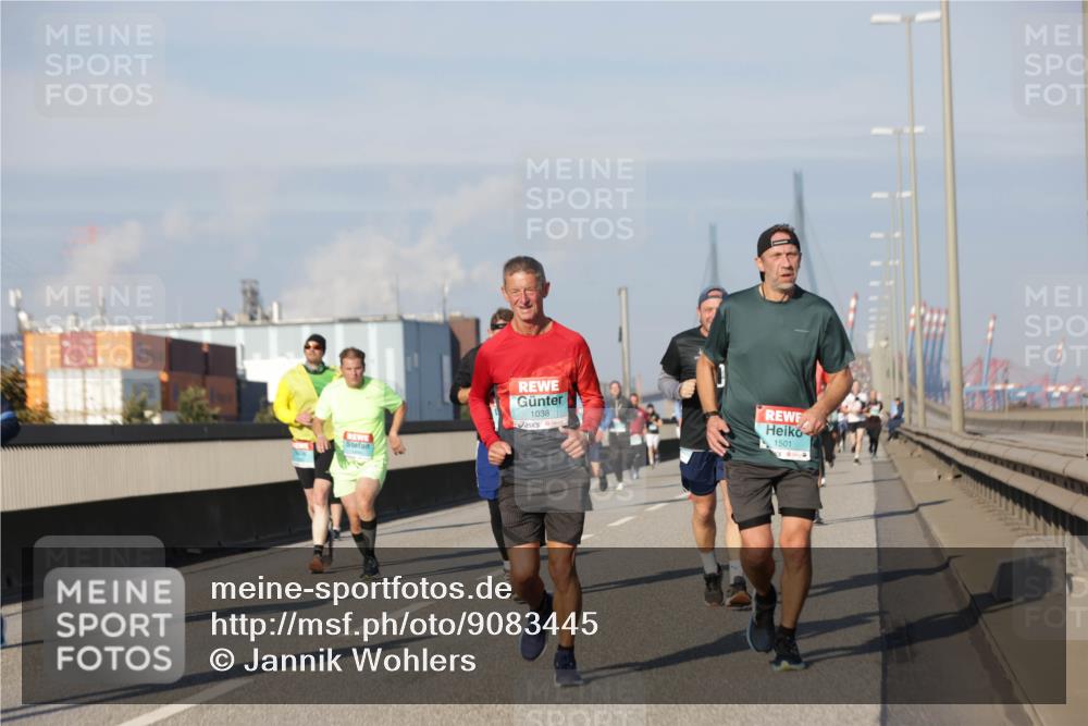 03.10.2025 - Köhlbrandbrückenlauf Jannik Wohlers http://msf.ph/oto/9083445 03.10.2025 09:55:50 Position 3 1038, 1501 meine-sportfotos.de