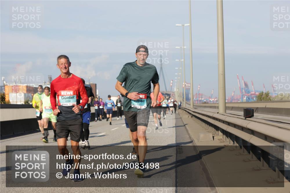 03.10.2025 - Köhlbrandbrückenlauf Jannik Wohlers http://msf.ph/oto/9083498 03.10.2025 09:55:51 Position 3 1038, 1501 meine-sportfotos.de