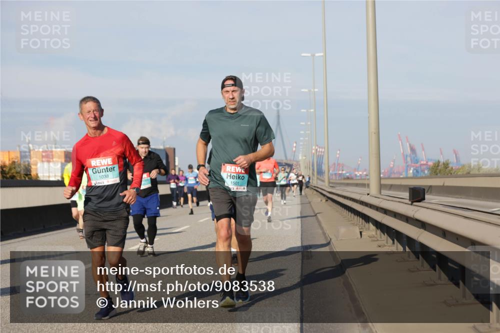 03.10.2025 - Köhlbrandbrückenlauf Jannik Wohlers http://msf.ph/oto/9083538 03.10.2025 09:55:51 Position 3 1038, 1501 meine-sportfotos.de
