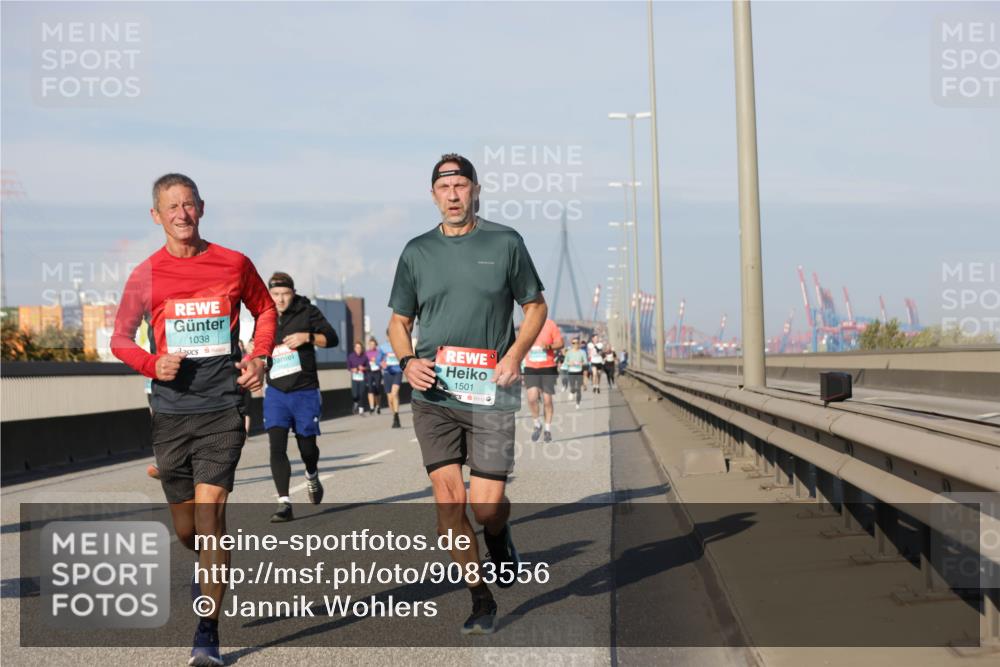 03.10.2025 - Köhlbrandbrückenlauf Jannik Wohlers http://msf.ph/oto/9083556 03.10.2025 09:55:52 Position 3 1038, 1501 meine-sportfotos.de