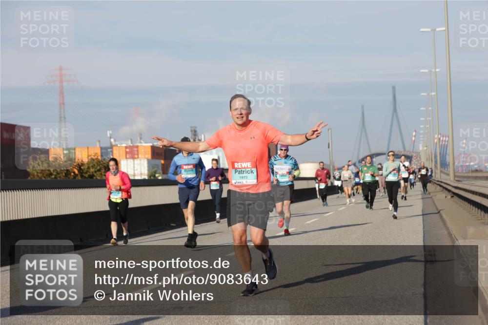 03.10.2025 - Köhlbrandbrückenlauf Jannik Wohlers http://msf.ph/oto/9083643 03.10.2025 09:55:56 Position 3 1973 meine-sportfotos.de