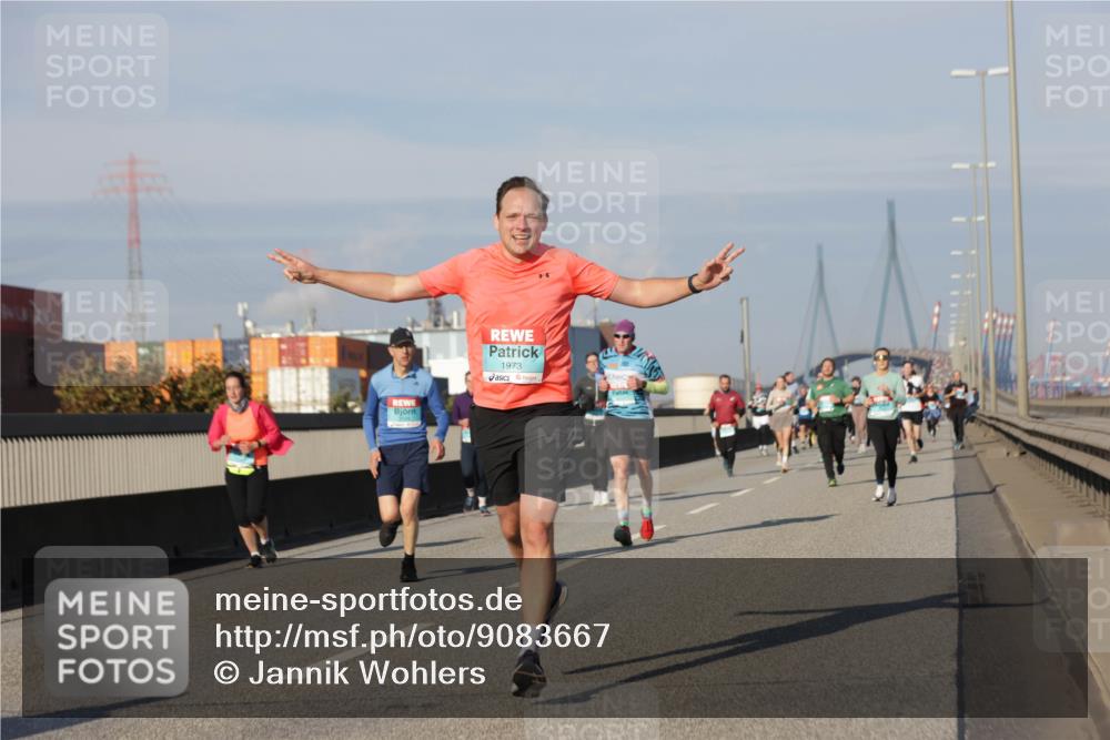 03.10.2025 - Köhlbrandbrückenlauf Jannik Wohlers http://msf.ph/oto/9083667 03.10.2025 09:55:57 Position 3 1973, 124 meine-sportfotos.de