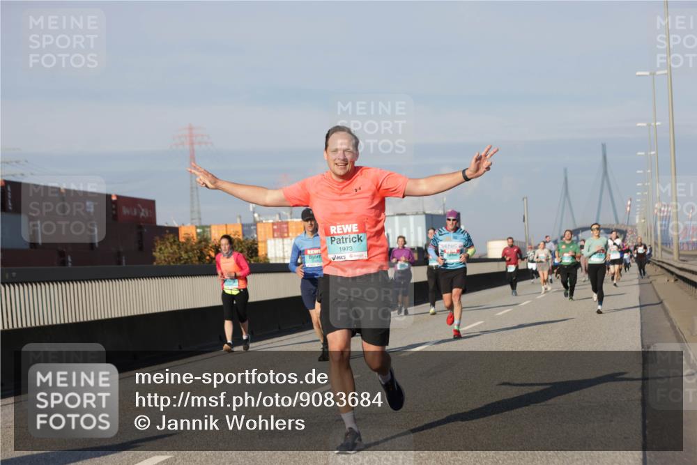 03.10.2025 - Köhlbrandbrückenlauf Jannik Wohlers http://msf.ph/oto/9083684 03.10.2025 09:55:57 Position 3 1973 meine-sportfotos.de