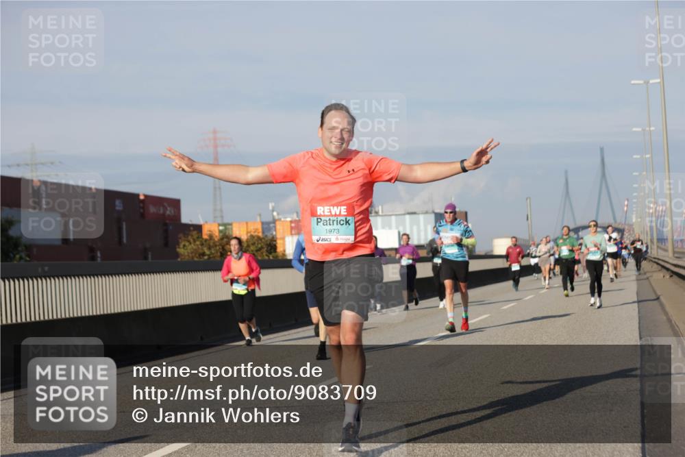 03.10.2025 - Köhlbrandbrückenlauf Jannik Wohlers http://msf.ph/oto/9083709 03.10.2025 09:55:57 Position 3 1973 meine-sportfotos.de