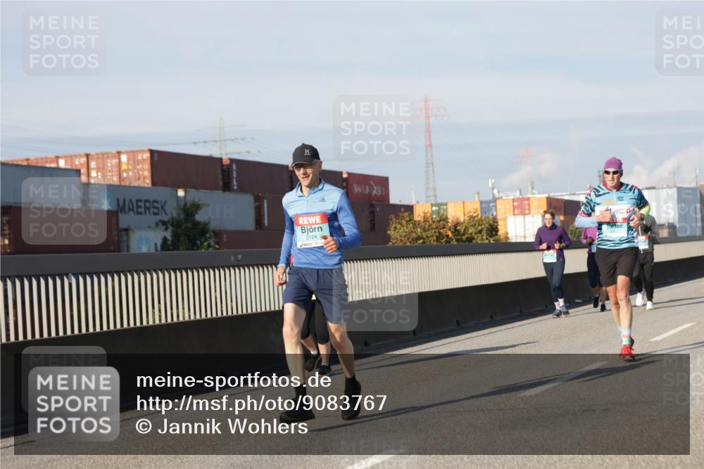 03.10.2025 - Köhlbrandbrückenlauf Jannik Wohlers http://msf.ph/oto/9083767 03.10.2025 09:55:59 Position 3 3124, 3457 meine-sportfotos.de