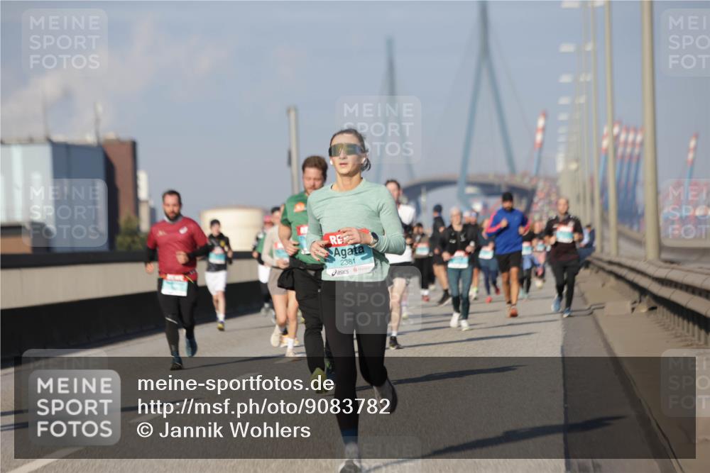 03.10.2025 - Köhlbrandbrückenlauf Jannik Wohlers http://msf.ph/oto/9083782 03.10.2025 09:56:00 Position 3 2381 meine-sportfotos.de