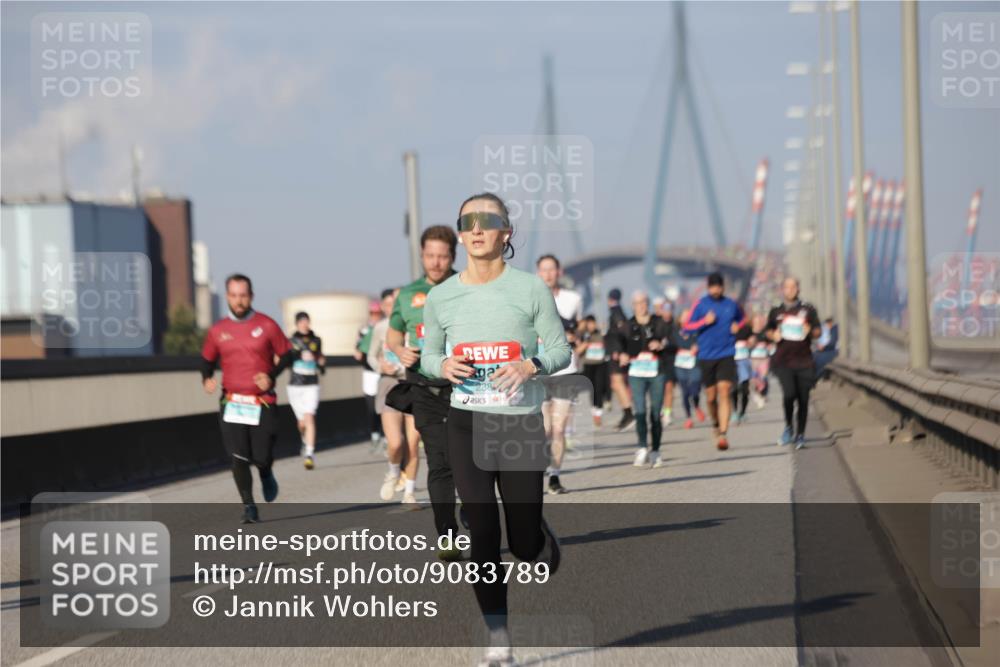 03.10.2025 - Köhlbrandbrückenlauf Jannik Wohlers http://msf.ph/oto/9083789 03.10.2025 09:56:00 Position 3 238 meine-sportfotos.de